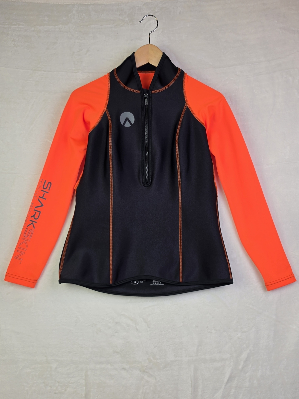 Sharkskin Performance Wear Watersports Top Women's 8 Chillproof Black Orange